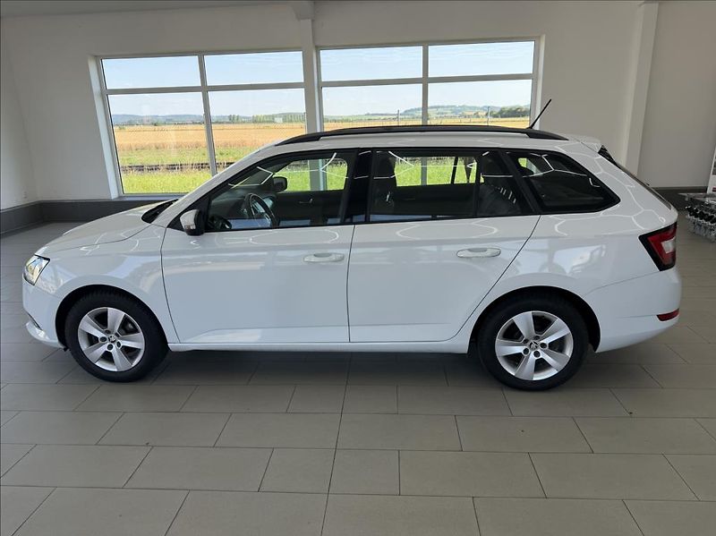 Škoda Fabia 1,0 TSI, tažné, LED, CarPlay - fotka 2 z 35