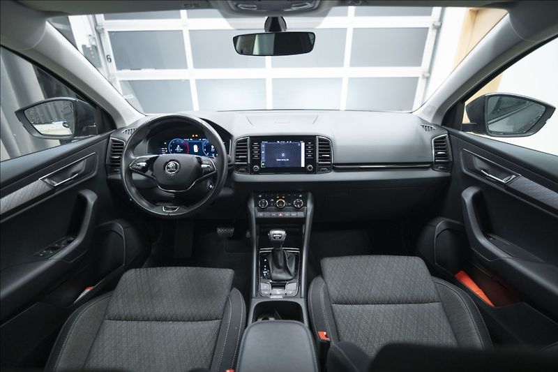 Škoda Karoq 2,0 TDI DSG 4x4 NAVI KAMERA ČR - fotka 13 z 40