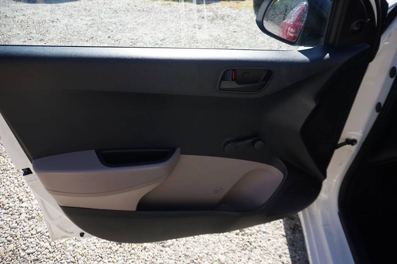 Hyundai i10 (2014) 1,0 1 MAJ V ČR - fotka 7 z 27