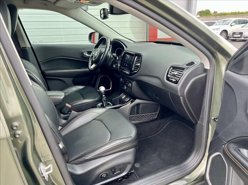 Jeep Compass 1,4 m-Air LIMITED my19 - fotka 22 z 45