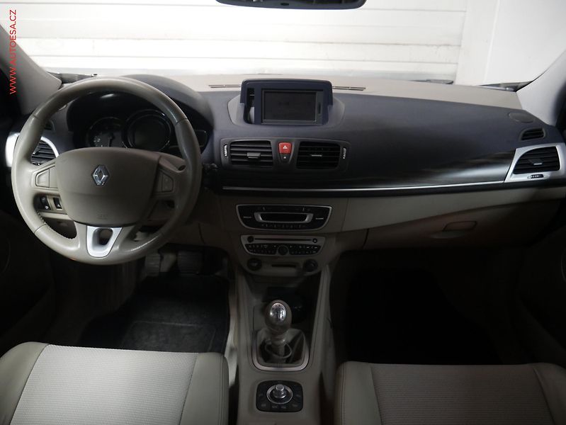 Renault Mégane (2010) 1.9 dCi, Navi, AC - fotka 8 z 18