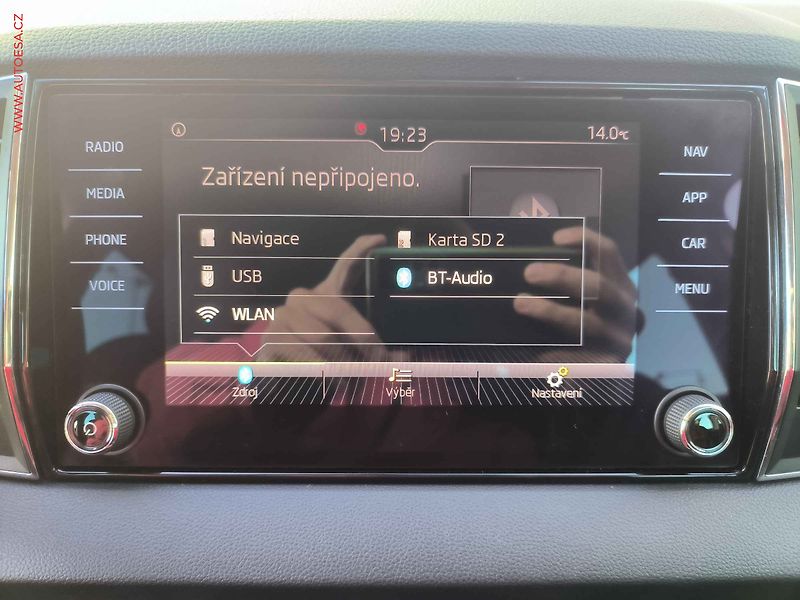 Škoda Karoq (2019) 1.6TDi, 2.maj,ČR, LED, ACC - fotka 12 z 23