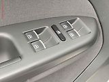 Volkswagen Touran (2013) 1.2 TSi, Life, bixen, navi, - náhled 11