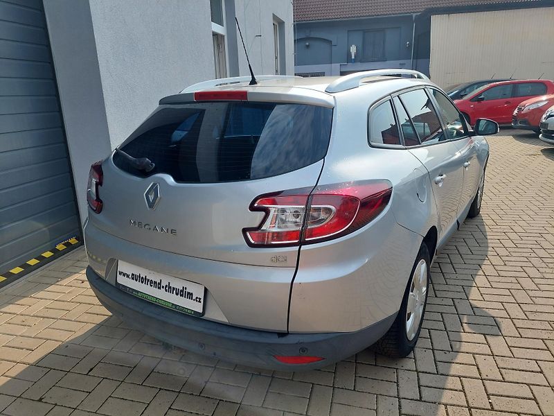 Renault Mégane (2011) III. Grandtour dCi 110 - fotka 6 z 24