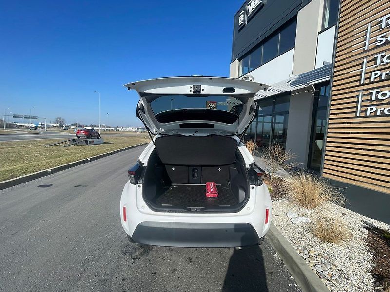 Toyota Yaris Cross 1.5 Hybrid 130 FWD Style - fotka 9 z 29