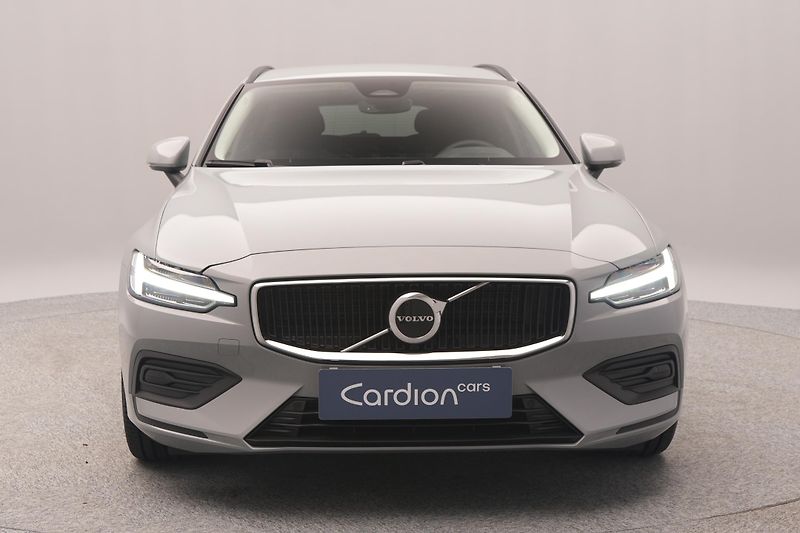 Volvo V60 (2026) B4 AUT CORE - fotka 16 z 22