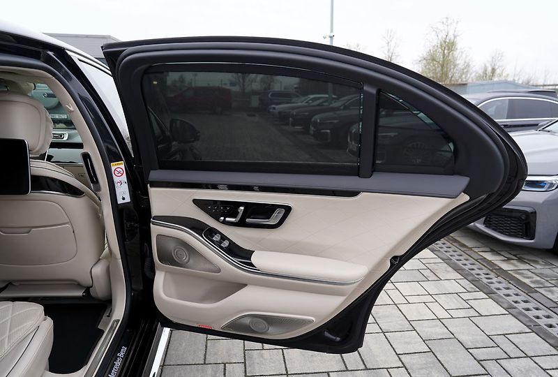 Mercedes-Benz Třídy V V 300d L 4Matic Exclusive AMG - fotka 33 z 45
