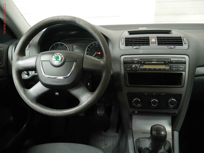 Škoda Octavia (2012) 1.4TSi, ČR, AC, temp, tažné - fotka 11 z 13