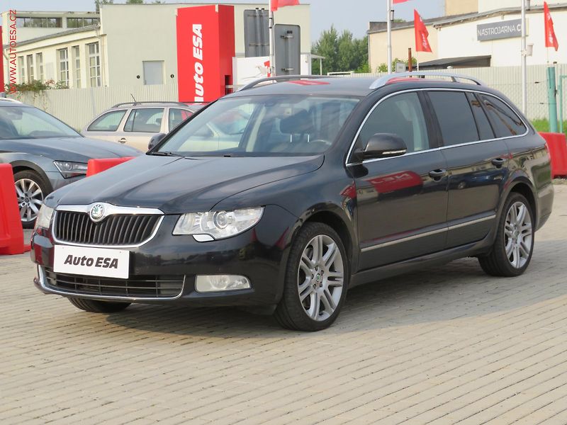 Škoda Superb (2011) 3.6 V6 4x4, ČR, Exclusive - fotka 3 z 28