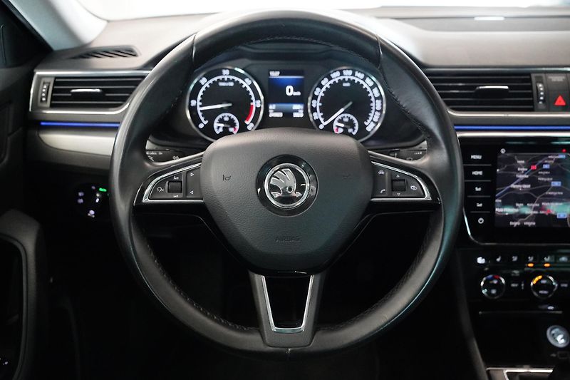 Škoda Superb - fotka 17 z 30