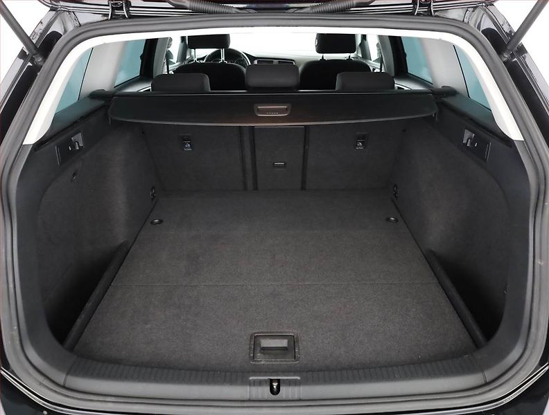 Volkswagen Golf (2017) 1.6 TDI, Serv.kniha, Navi - fotka 18 z 18