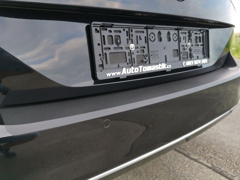 Volkswagen Passat HIGHLINE*110KW*LED*ALCANTARA* - fotka 75 z 85