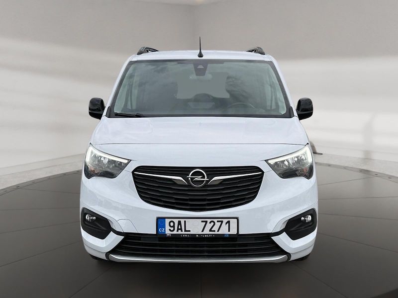 Opel Combo (2022) ELEGANCE+ 1.5CDTI 96kW TAŽNÉ - fotka 2 z 11