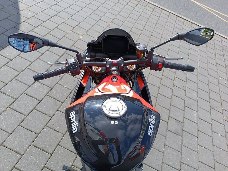 Aprilia Tuono 660 (2025) Factory Dark Beshee + 4roky zá - fotka 11 z 12