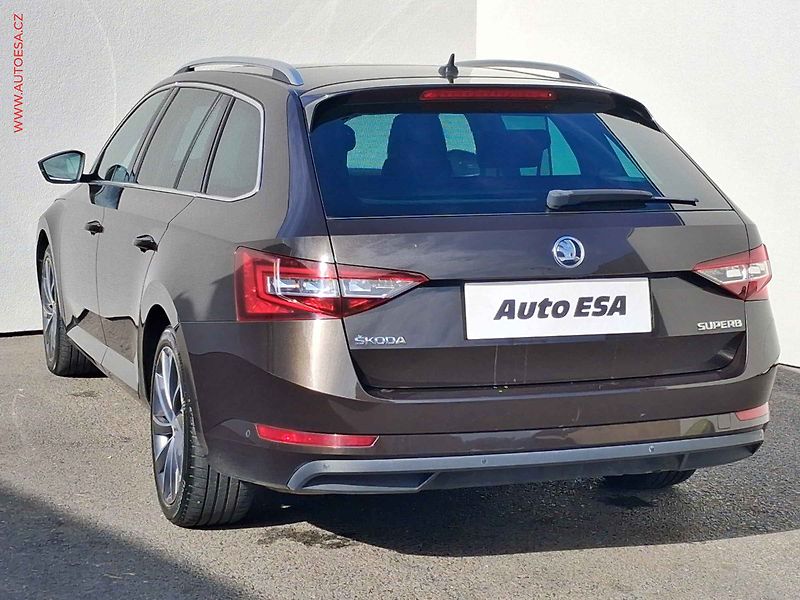 Škoda Superb (2016) 2.0 TDI, 2.maj, Style, DSG - fotka 6 z 16