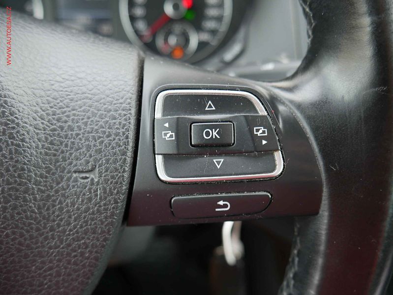 Volkswagen Sharan (2013) 2.0TDi, DSG, bixen, kamera - fotka 15 z 21