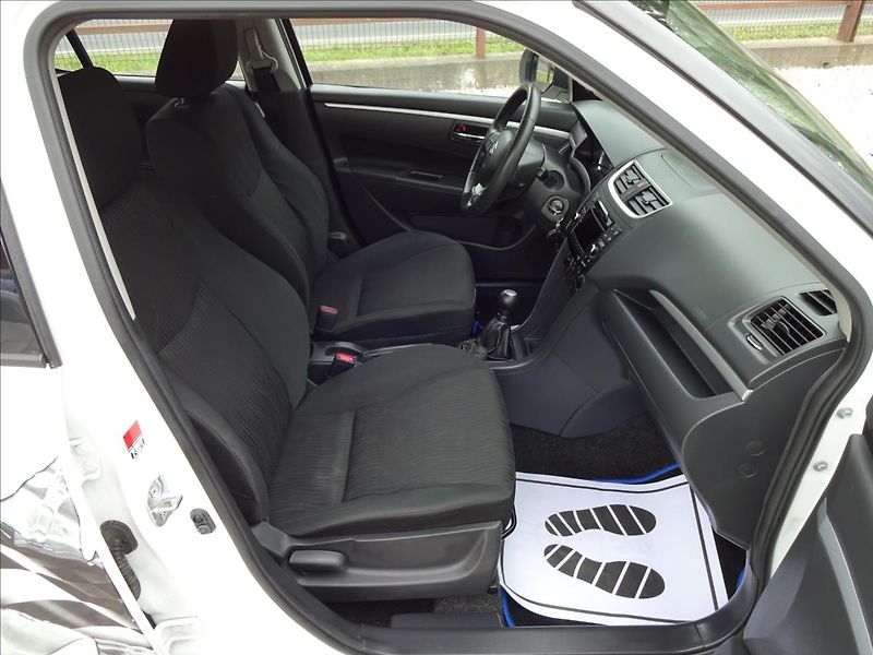 Suzuki Swift 1.2i16V NOVÉ ROZVODY - fotka 27 z 47