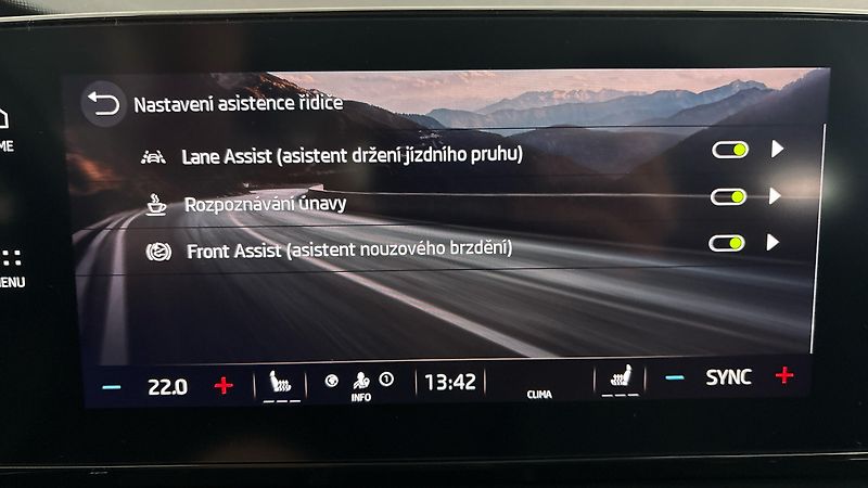 Škoda Octavia 2.0 TDI Style - fotka 23 z 25