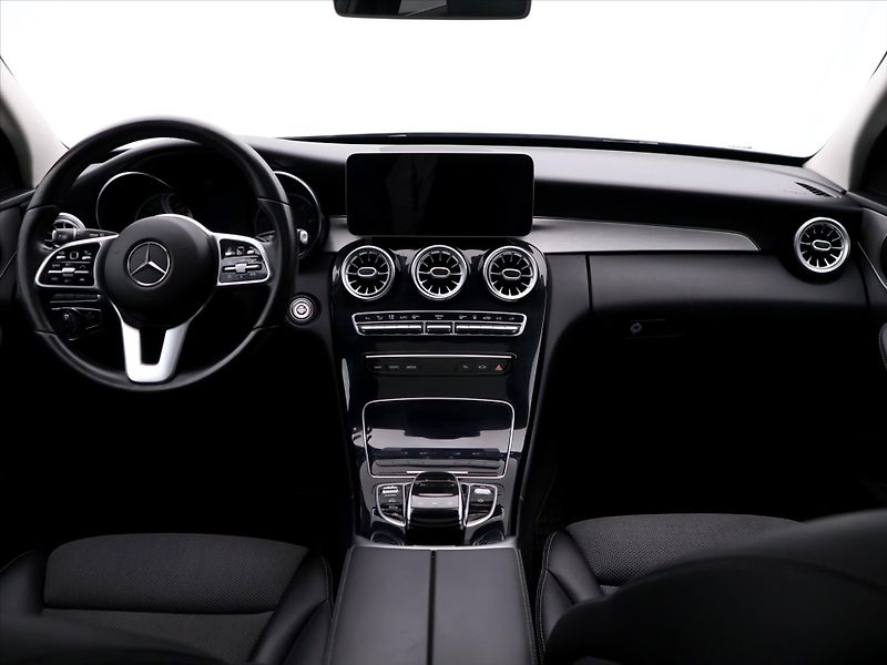 Mercedes-Benz Třídy C 2.0 220d 143kW Aut. LED - fotka 30 z 37
