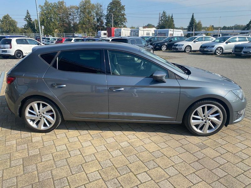Seat Leon (2013) 1.8 TSi 132kW - fotka 3 z 39