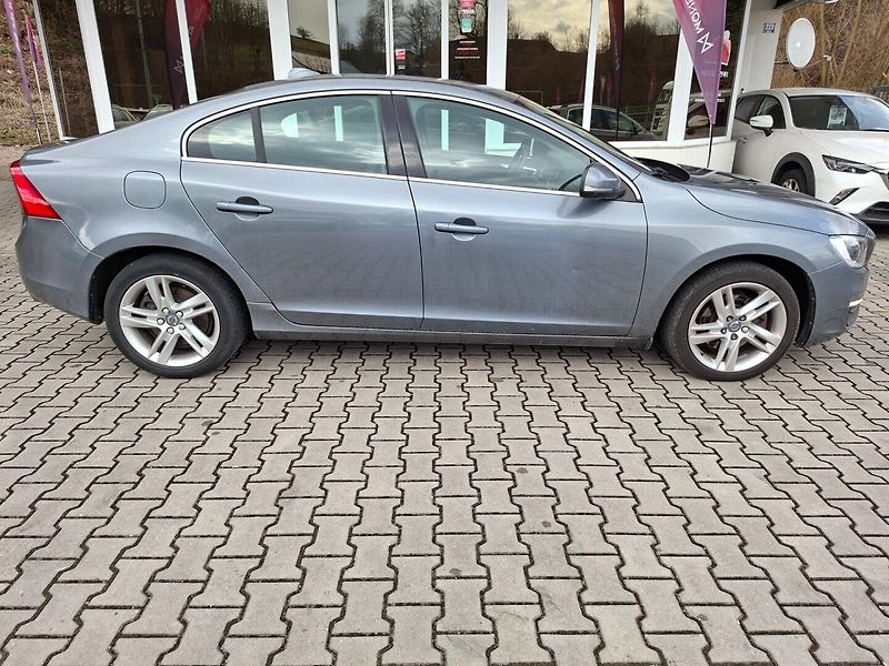 Volvo S60 (2017) 2.0 D4 147kW AUT -NOVÉ V ČR - fotka 9 z 42
