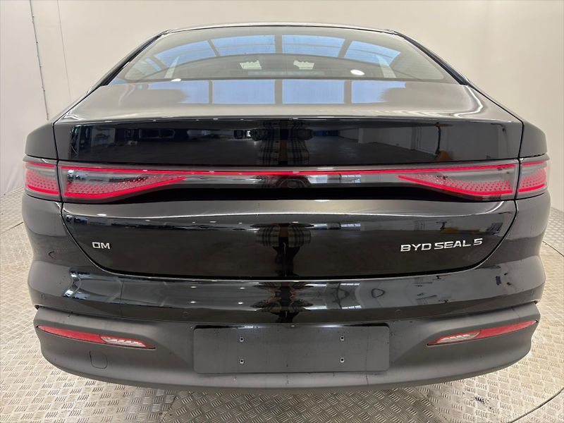 BYD Seal 5 DM-i (2025) 156 Kw Design - fotka 3 z 10