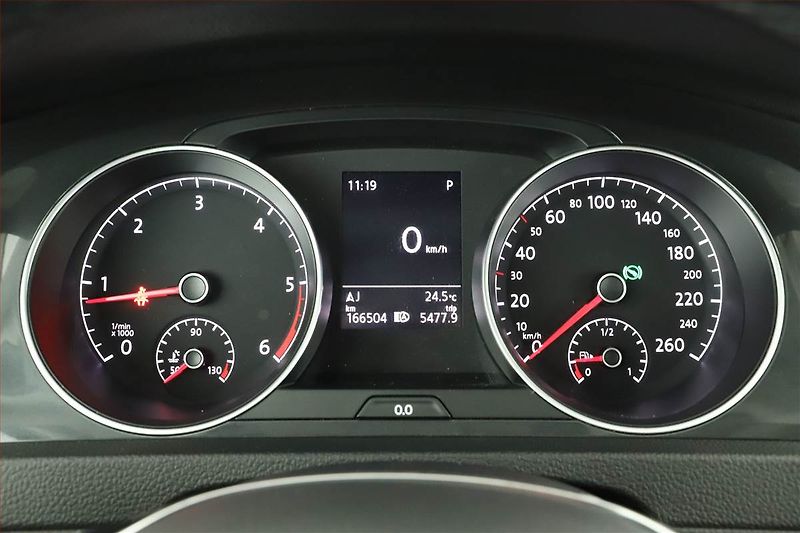 Volkswagen Golf (2020) 2.0 TDI, Automat, Serv.kniha - fotka 13 z 16