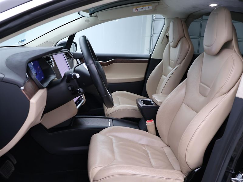 Tesla Model X 90D 386kW Tažné SoH 83,4% - fotka 13 z 32
