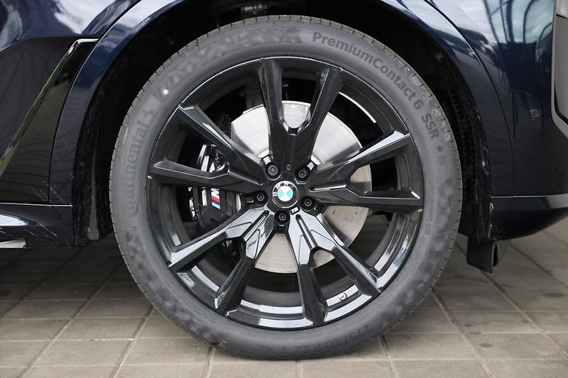 BMW X7 xDrive40d - fotka 8 z 21