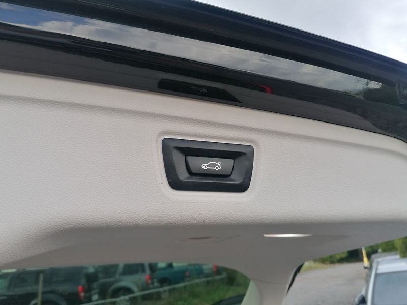 BMW Řada 3 (2020) 2.0 318D A/T Kůže - fotka 40 z 44