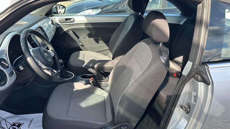 Volkswagen Beetle (2012) 1.2TSI 77kW REZERVOVANO - fotka 10 z 25