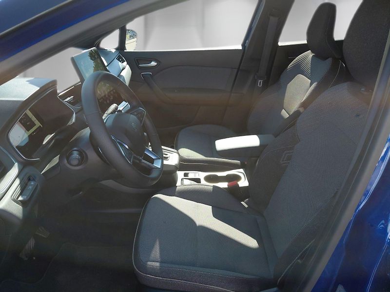 Renault Captur (2025) 1,3 TCe 160 EDC mild hybrid - fotka 13 z 24