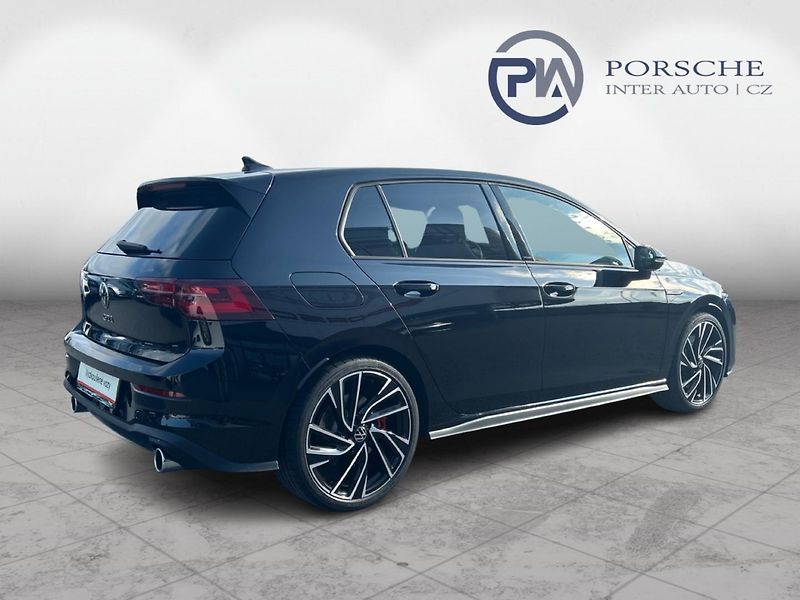 Volkswagen Golf GTI 180 KW - fotka 6 z 24