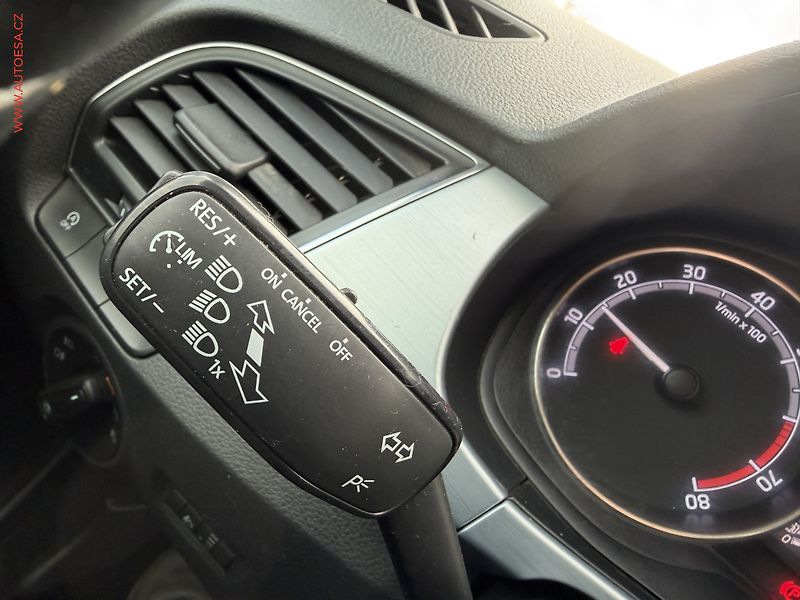 Škoda Fabia (2018) 1.0TSi, 2.maj,ČR, AC, tažné - fotka 13 z 18