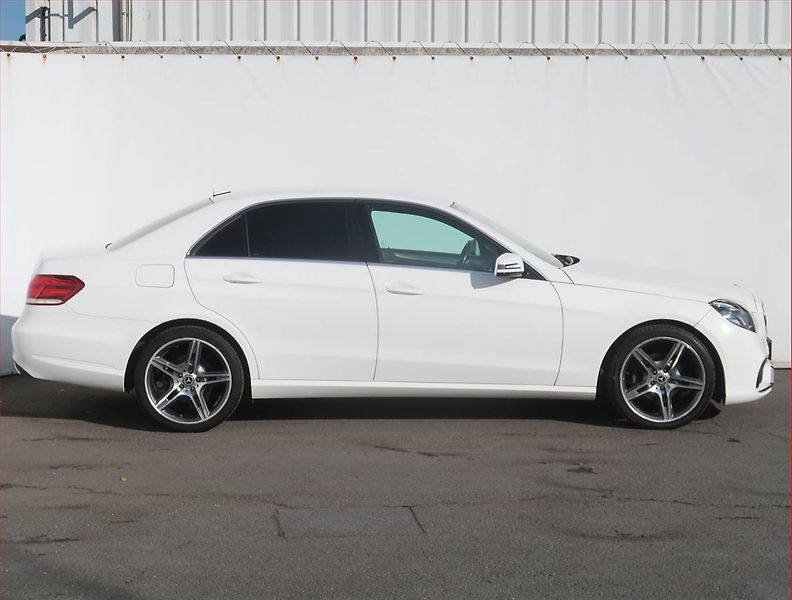 Mercedes-Benz Třídy E (2016) E 200 BlueTEC, Automat, Kůže - fotka 6 z 22