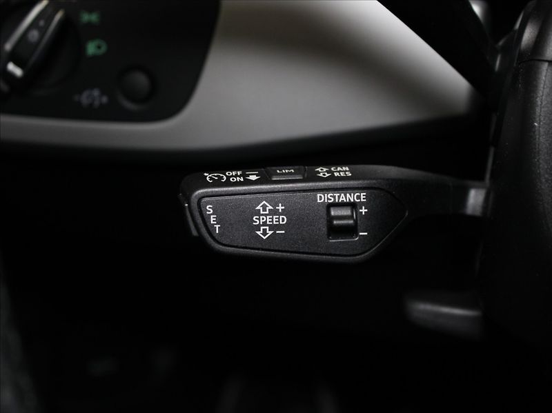 Audi A4 2,0 TFSi 150kW Avant ACC LED - fotka 23 z 28