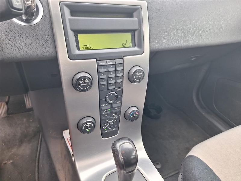 Volvo V50 2,4 i  CZ V5 dvě sady kol - fotka 9 z 12