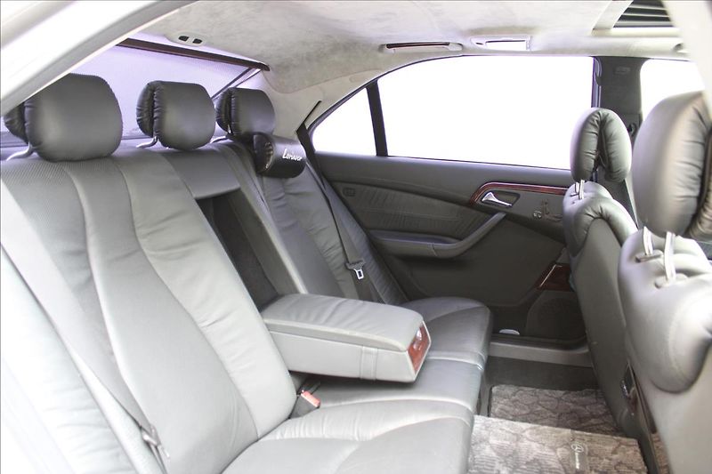 Mercedes-Benz Třídy S S 600 Long V12 / Lorinser - fotka 27 z 43