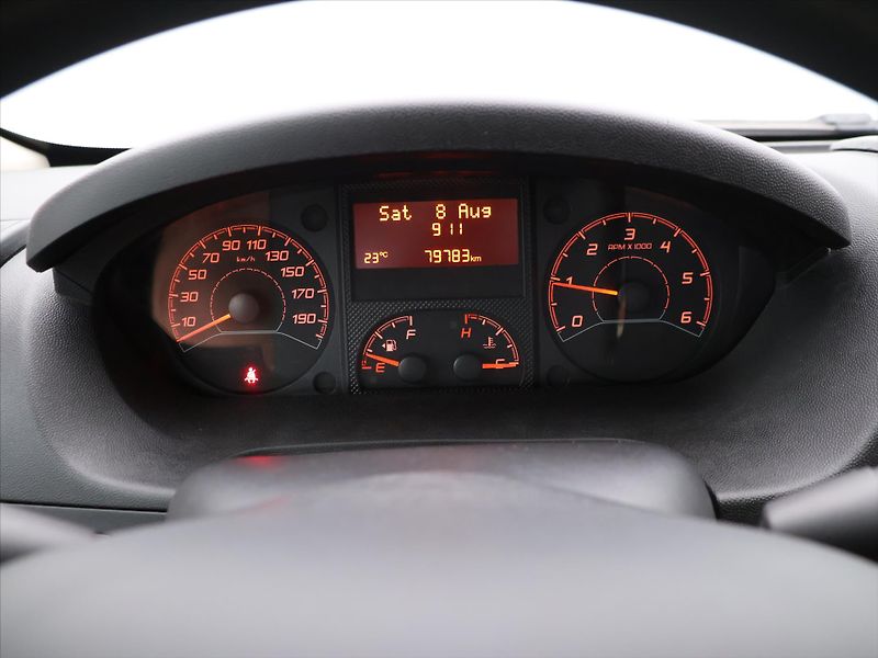 Citroën Jumper 2,2 140 BlueHDi Plus Klima - fotka 13 z 23