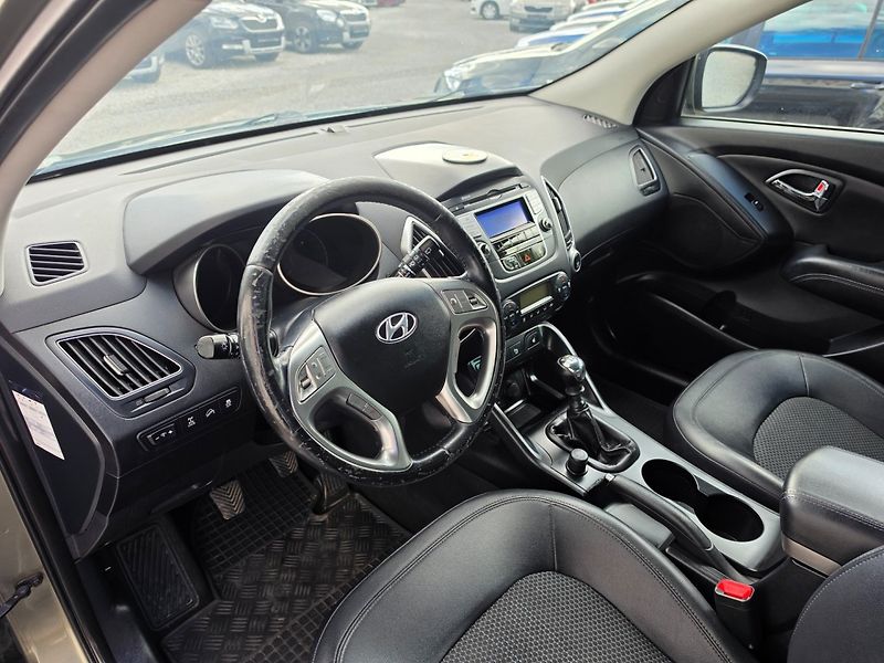 Hyundai ix35 (2012) 2.0 CRDi 4WD - fotka 19 z 34