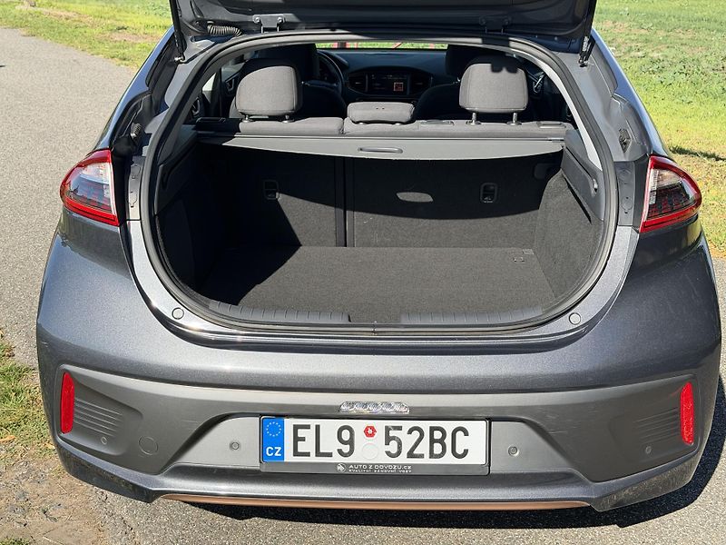 Hyundai IONIQ (2018) Electric 28 kWh - fotka 15 z 17