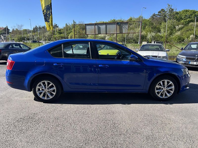 Škoda Octavia 2.0 TDI DSG Ambition - fotka 4 z 31