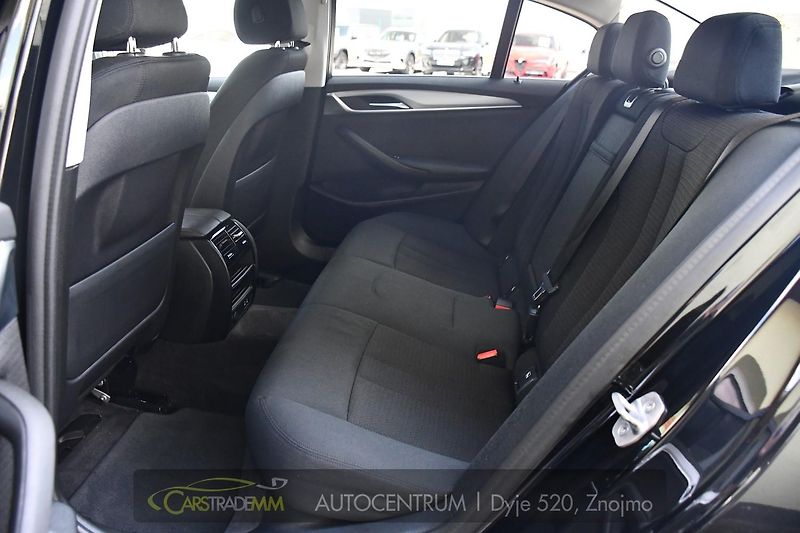 BMW Řada 5 518d ČR 1.M CARPLAY - fotka 19 z 54