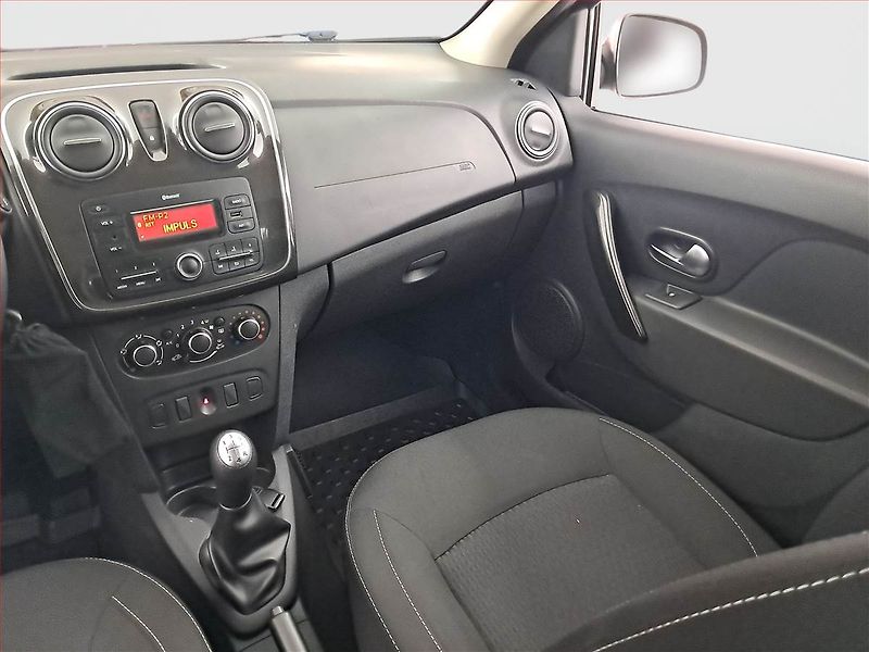 Dacia Logan (2017) 1.0 SCe, ČR,1.maj - fotka 8 z 14