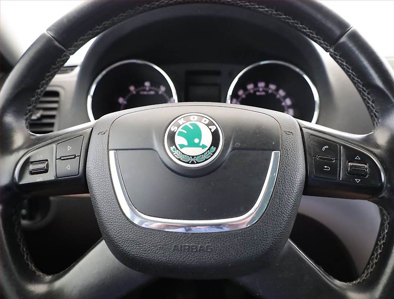 Škoda Yeti (2011) 1.2 TSI, Tempomat - fotka 8 z 13