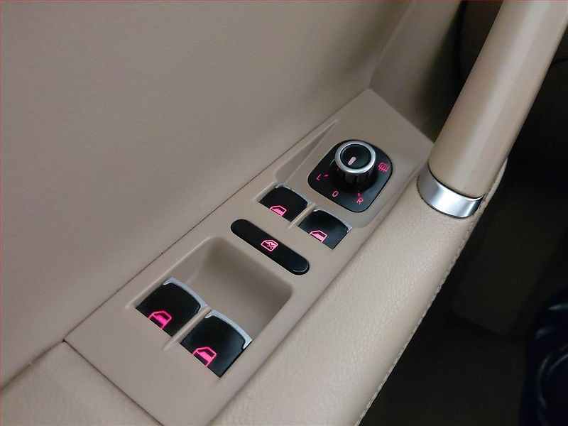 Volkswagen Passat (2013) Highline 2.0 TDI, Automat - fotka 22 z 23