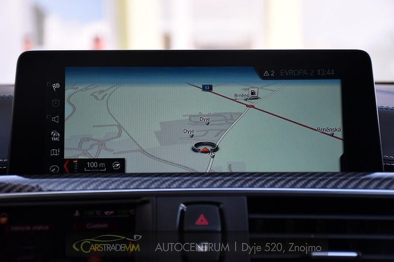 BMW M4 3.0 317kW HUD LED DPH - fotka 45 z 57