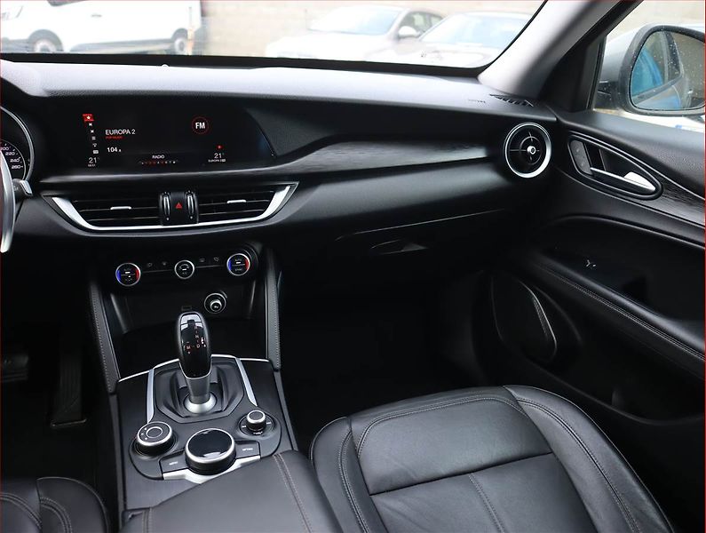 Alfa Romeo Stelvio (2018) 2.2 Diesel, Automat, Kůže - fotka 8 z 20