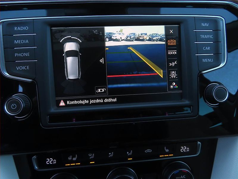 Volkswagen Passat (2016) 2.0 TDI, Automat, Serv.kniha - fotka 19 z 24