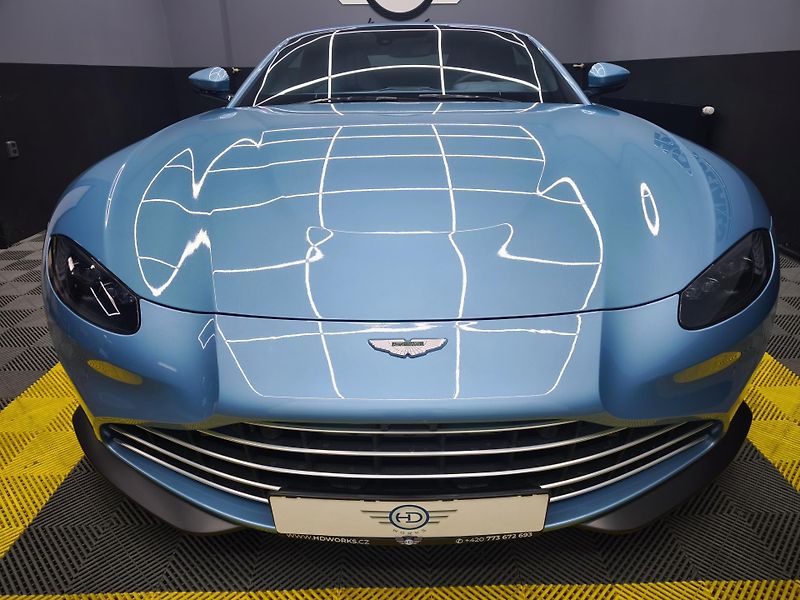 Aston Martin V8 Vantage (2022) - fotka 6 z 33